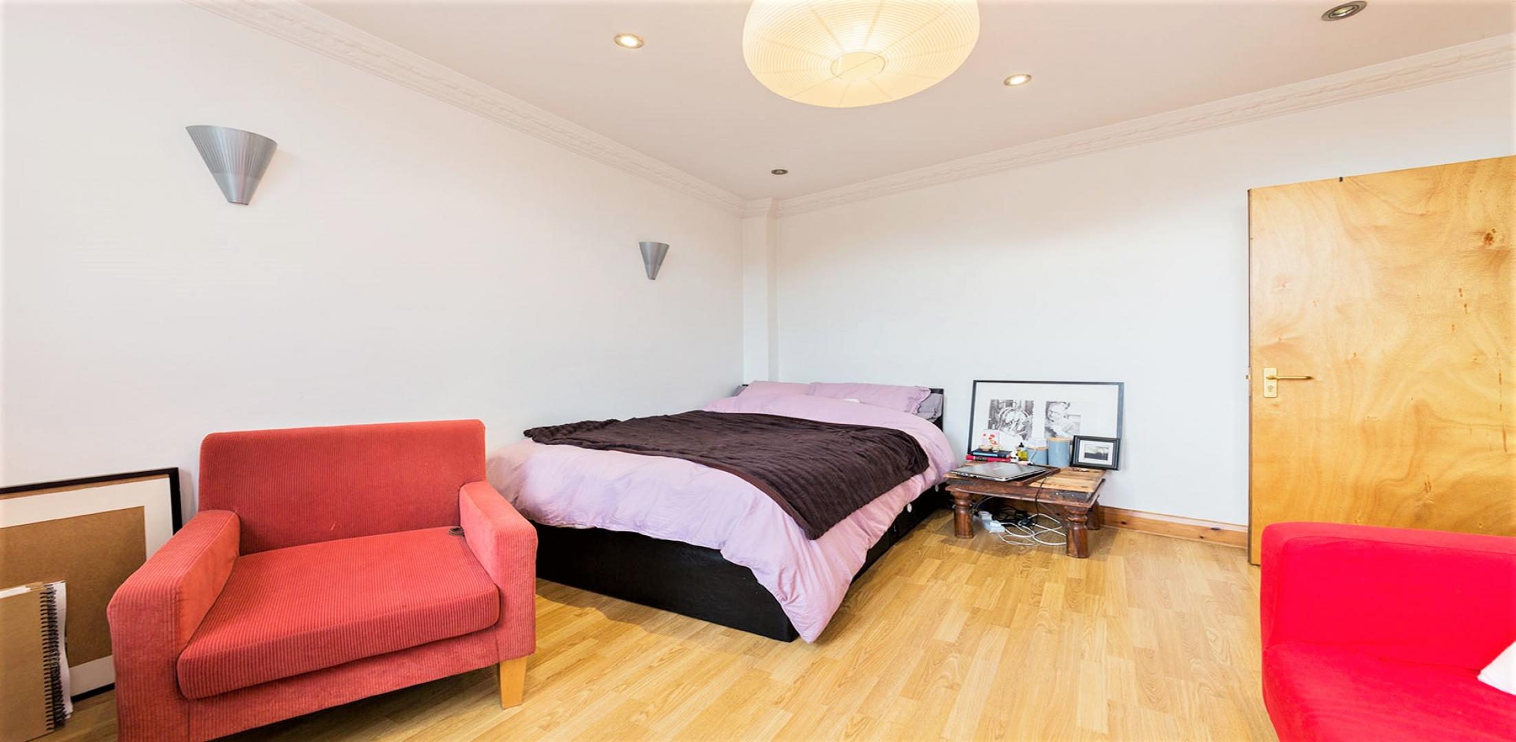 			2 Bedroom, 1 bath, 1 reception Flat			 Burnley Road, DOLLIS HILL